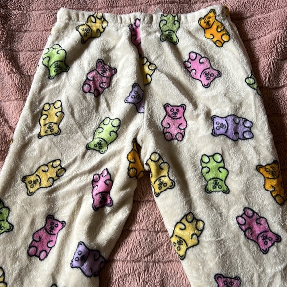Gummy bear fuzzy pants - Picture 4 of 5
